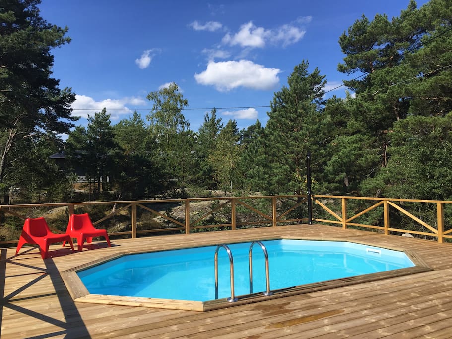 Private pool in the garden (open June-August)