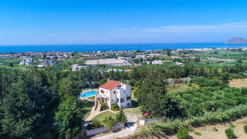 3′ to Beach / Private Pool / Perfect for Families gallery image 5