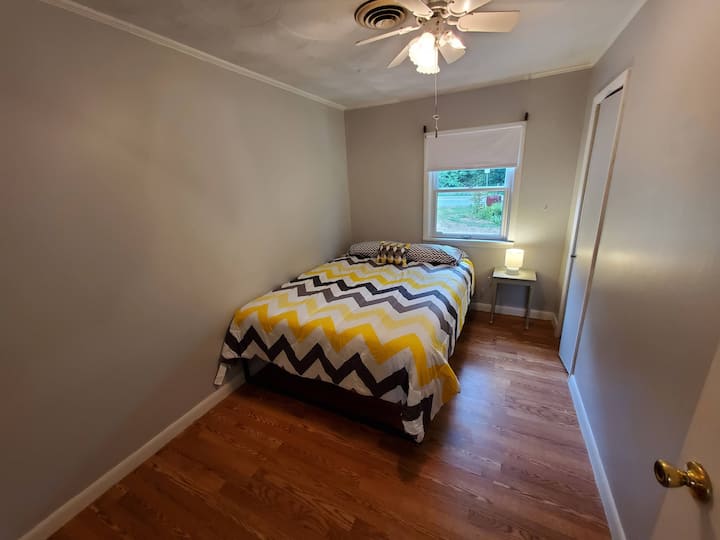 საძინებელი 1