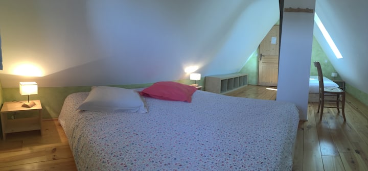 Dhomë gjumi 
me pistache 1 krevat 160 x 200 1 krevat 90 x 200