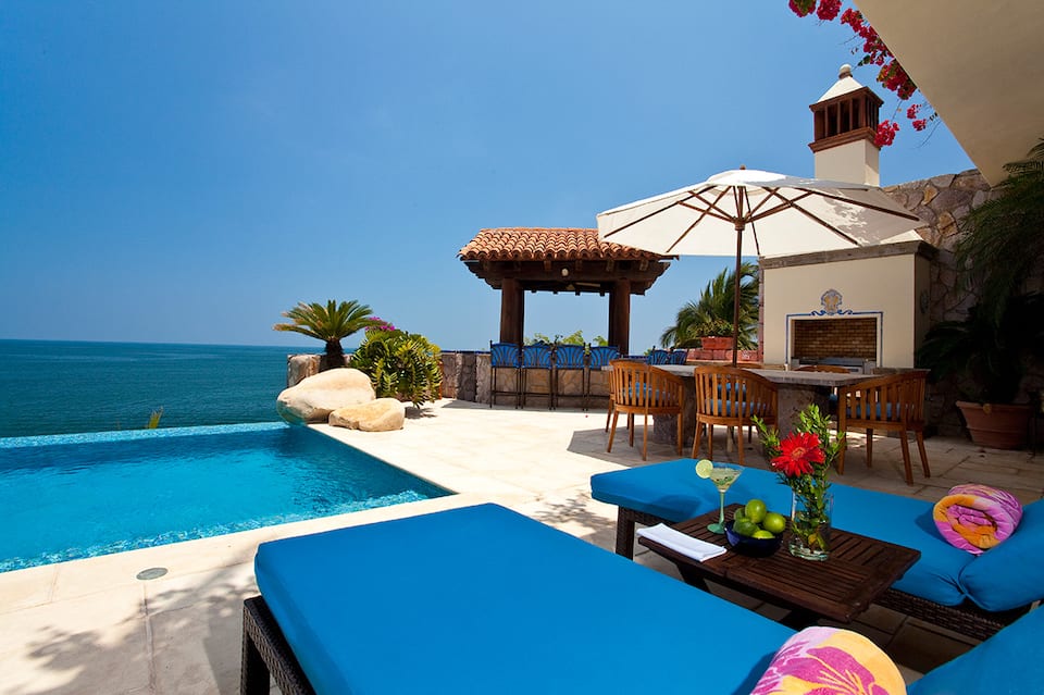 A hacienda-style villa on the Conchas Chinas shore, Puerto Vallarta, Jalisco, Mexico, photo 9 of 10