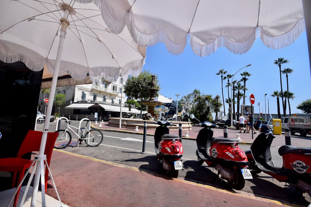CANNES RUE D'ANTIBES