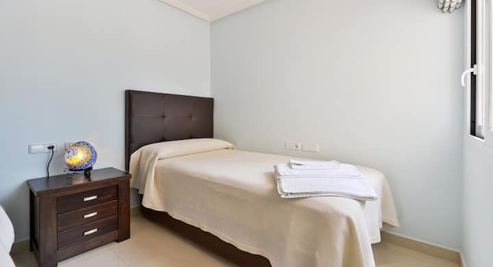 חדר יחיד עם 2 מיטות