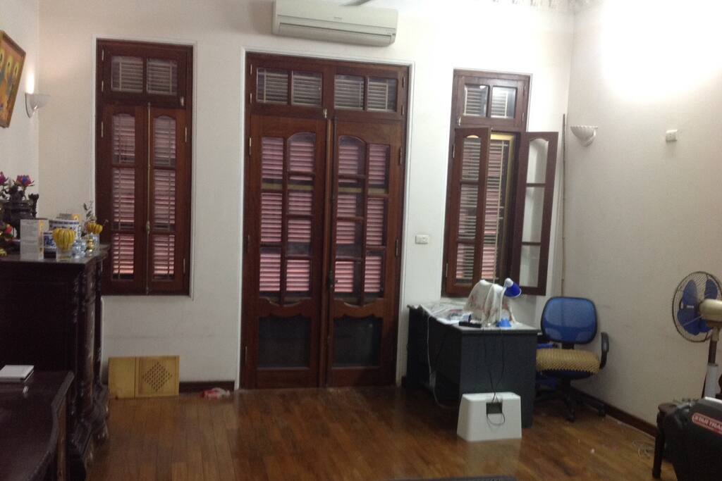 second floor way to outside