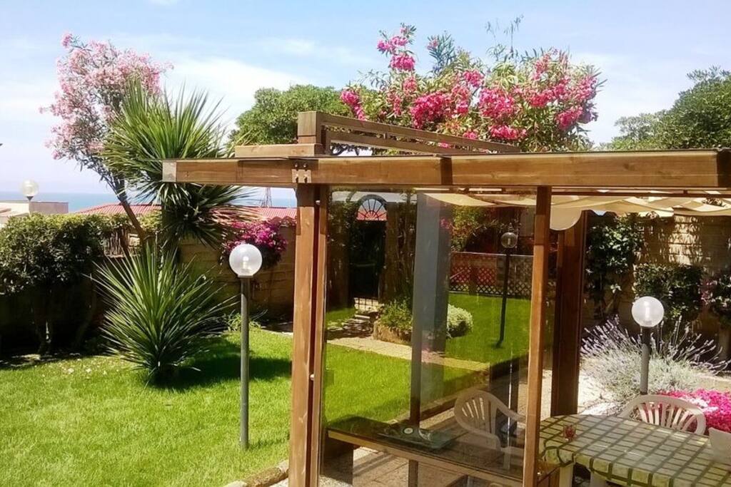 Giardino ad uso esclusivo piano terra