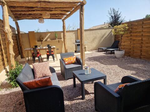 Beautiful house with garden 7 minutes from the beaches.