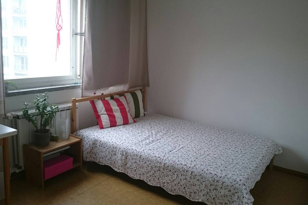Bedroom/Zimmer