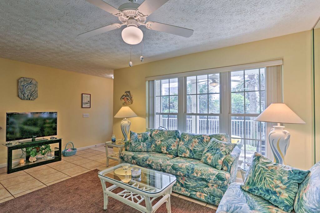 Up to 6 guests will fall in love with the Sunshine State during your trip.