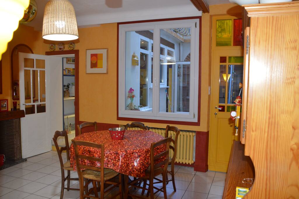 Salle à manger côté cour