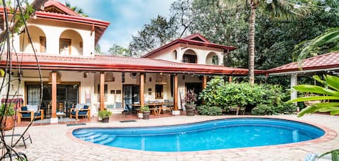 Newly Renovated Tropical Surfside Home in Nosara