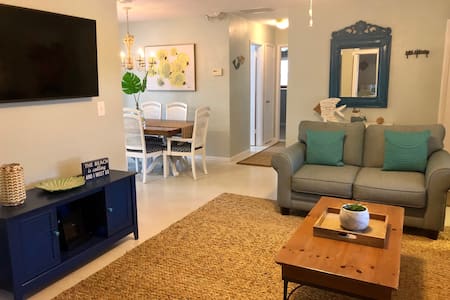 Cozy beach cottage - 2 min walk to beach