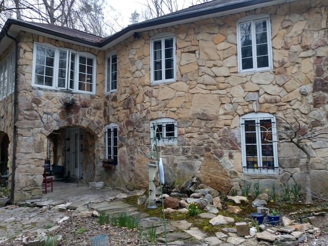 PEACEFUL HOME  close to UT-SMOKY MTN  PARK + MORE
