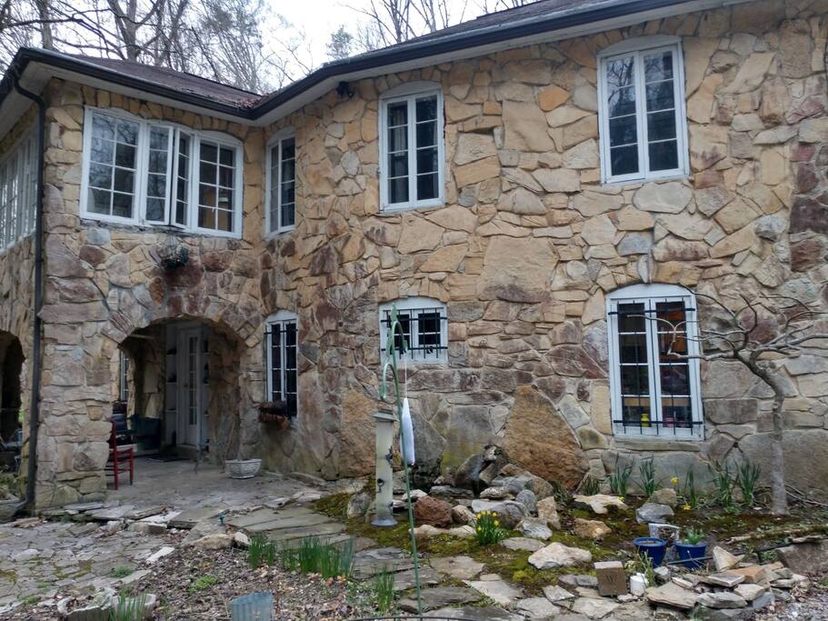 PEACEFUL HOME  close to UT-SMOKY MTN  PARK + MORE - Powell의 게스트 스위트에서 살아보기, 테네시, 미국