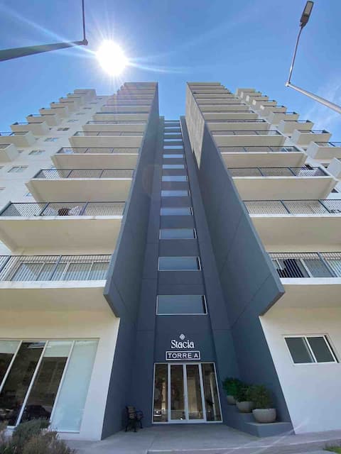 Stacia towers, beautiful apartment with a pool