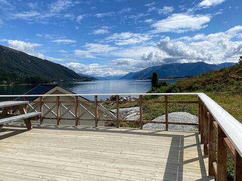 Lovely cabin by the sea with amazing view!