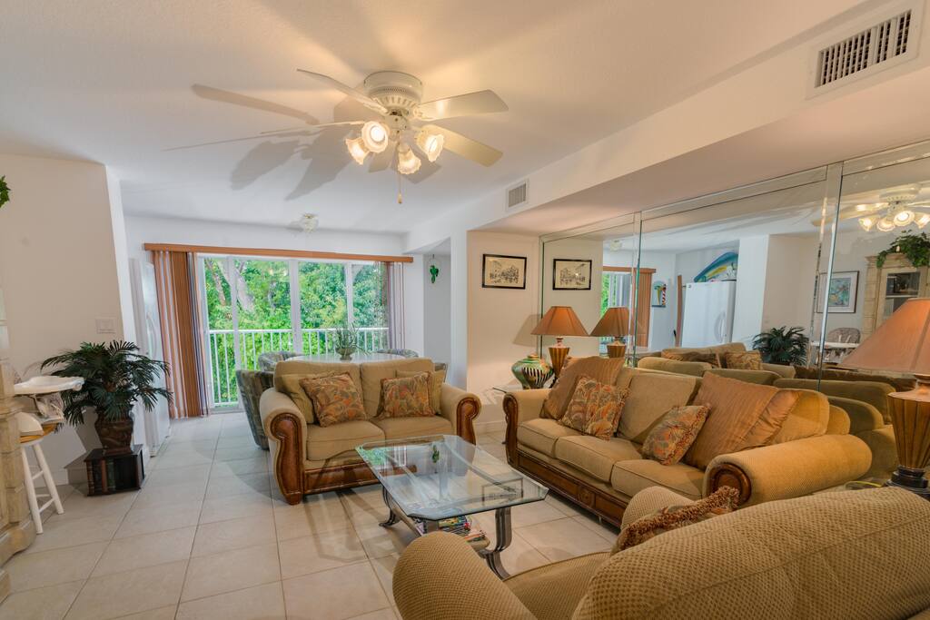 The split plan layout of the rooms is ideal for two families (or 3 couples) sharing a vacation get-away together. Our townhouse is elegantly-appointed with full kitchen & half-kitchen. We include numerous amenities to make you feel at home & relaxed.