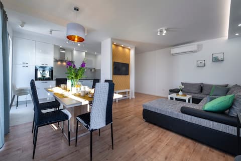 Stylish Penthouse with a sea view terrace