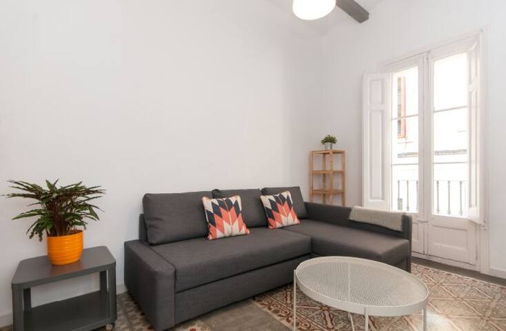 Apartment for groups in Gracia quarter gallery image 3
