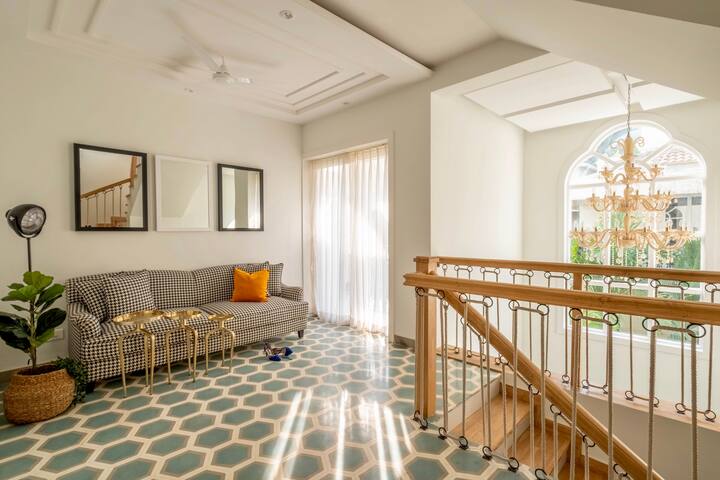 Living room image 10