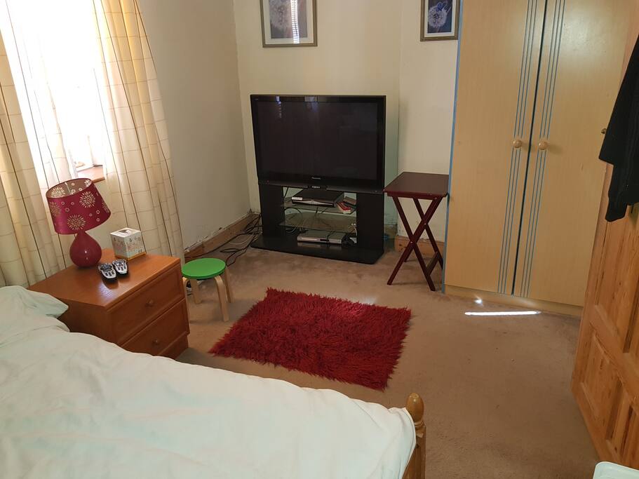 Bedroom2_sleeps2