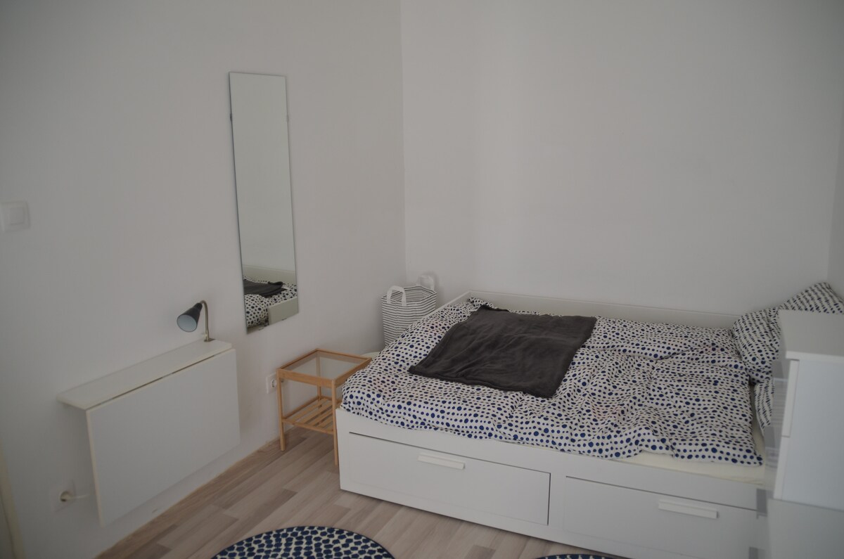 Izba otvorená posteľ