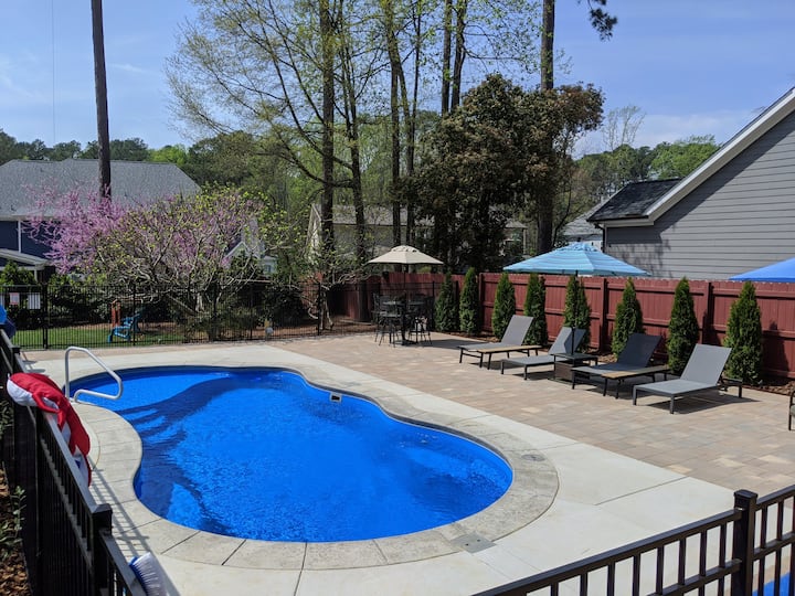 Relaxing Raleigh Retreat w/HEATED POOL & Hot tub Houses for Rent in