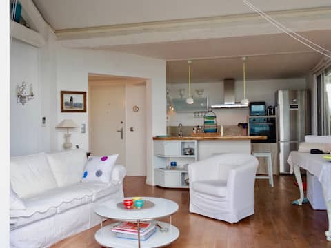 Airbnb performant: Penthouse over the sea 2 bedrooms à Marseille 8e Arrondissement