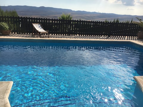 El Collado del Mamut, accommodation with Wi-Fi, garden