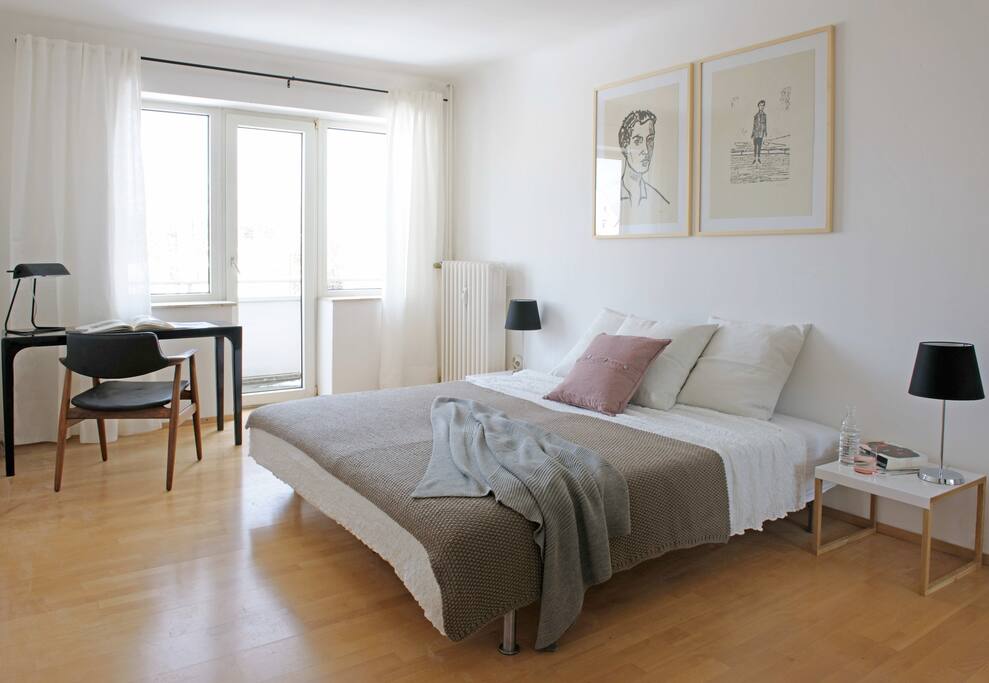 Schlafzimmer 1