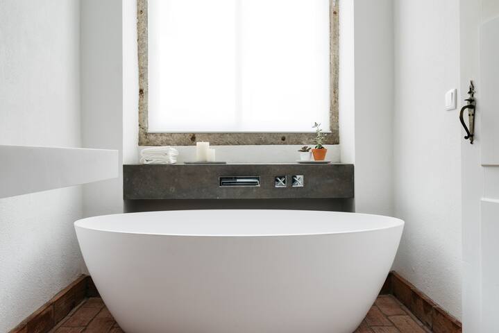 Outpost – Casa das Arribas: Ocean Saloon gallery image 4