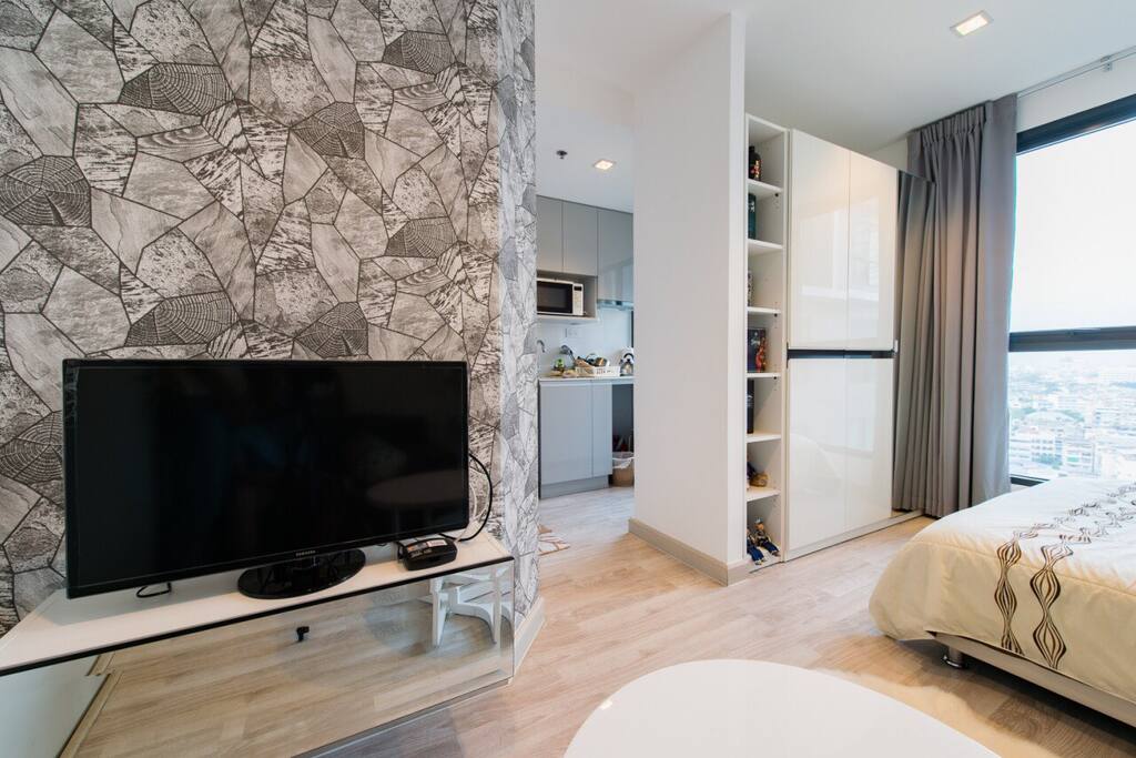 Enjoy with LCD TV which capable for USB