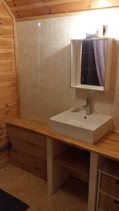 La salle de douche.