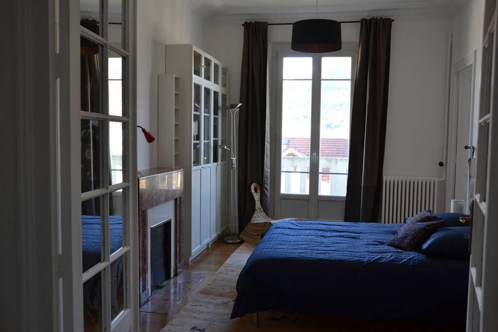 Chambre bibliothèque avec lits séparables