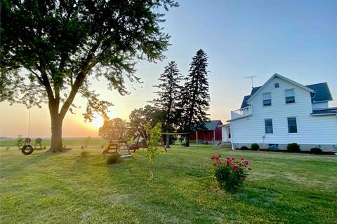 Bluff Country Farmhouse with a View