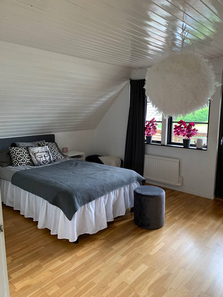 Dormitorio 3 con 120 camas.