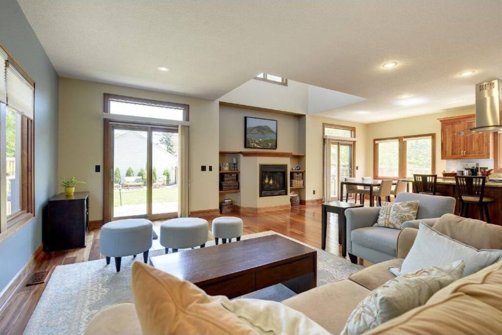 Open Main Floor - Lots of light