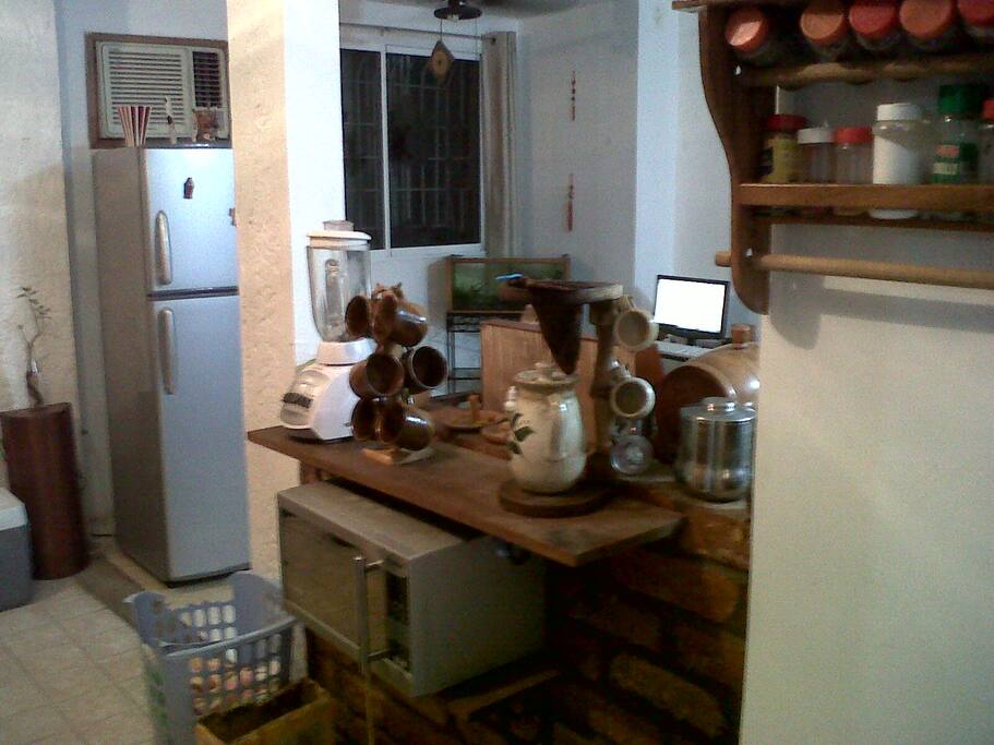 Parte opuesta del bar hacia el interior de la cocina