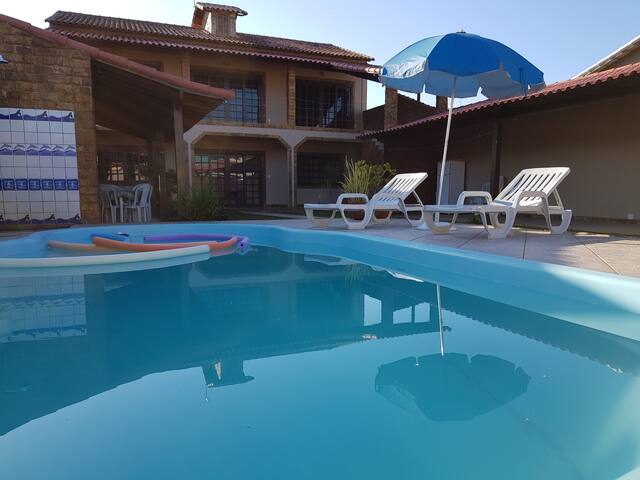 Entire home with 4 bedrooms in Saquarema - Ampla Casa a uma quadra da Praia Jaconé, Saquarema