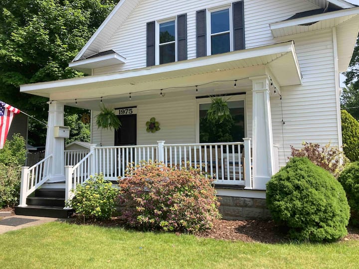 Lakeside's Moon Over Miner Houses for Rent in Muskegon, Michigan
