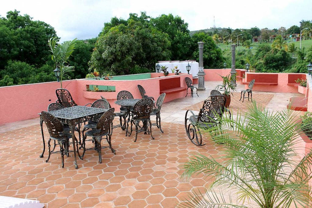 Terraza con vista a la zona monta
