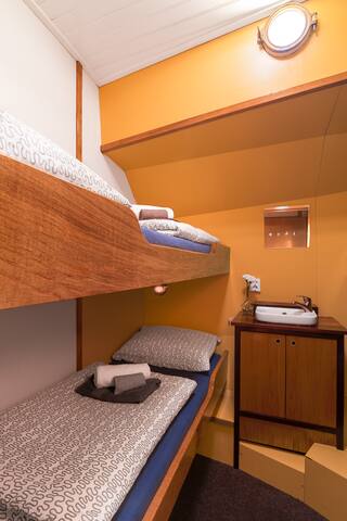 Sailing ship LOTUS, unique group accommodation gallery image 4