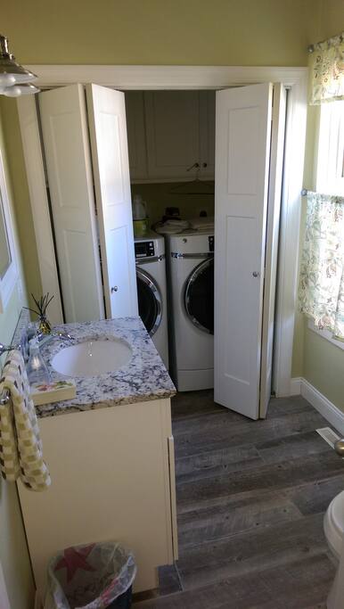 1st flr lav and laundry
