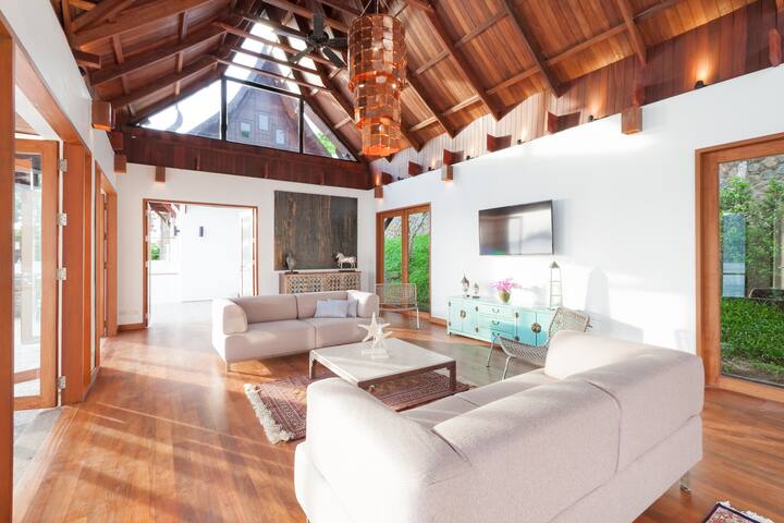 Lounge room