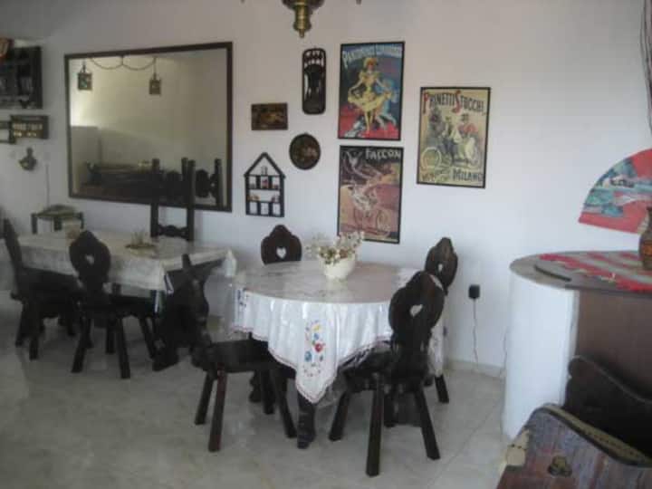 Retro Apartment For 4 Pers. +1 - Skiathos