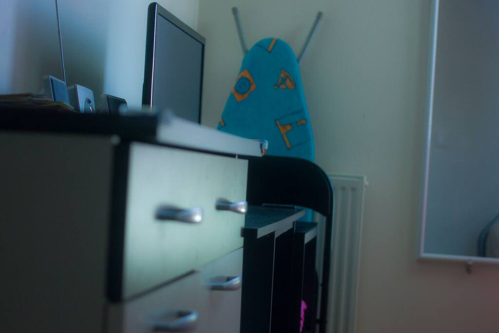 Rangement, Table à repasser, Miroir