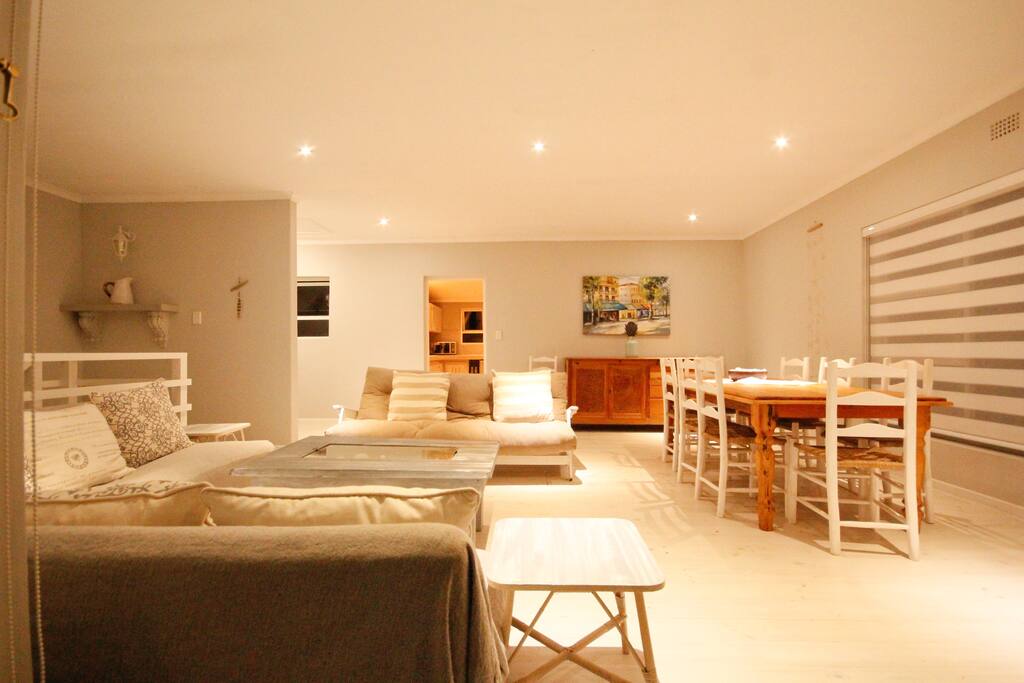 Lounge upstairs