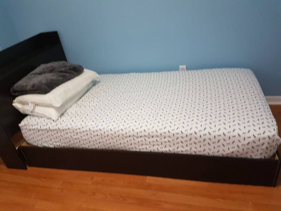 single bed room