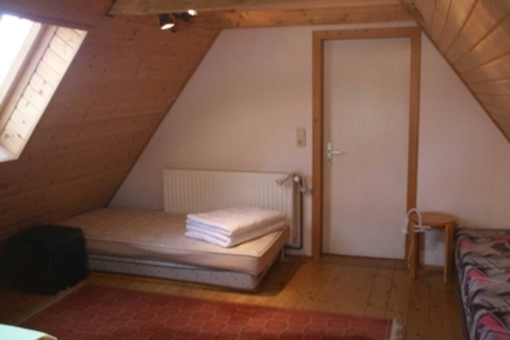 2. Schlafzimmer unter dem Dach