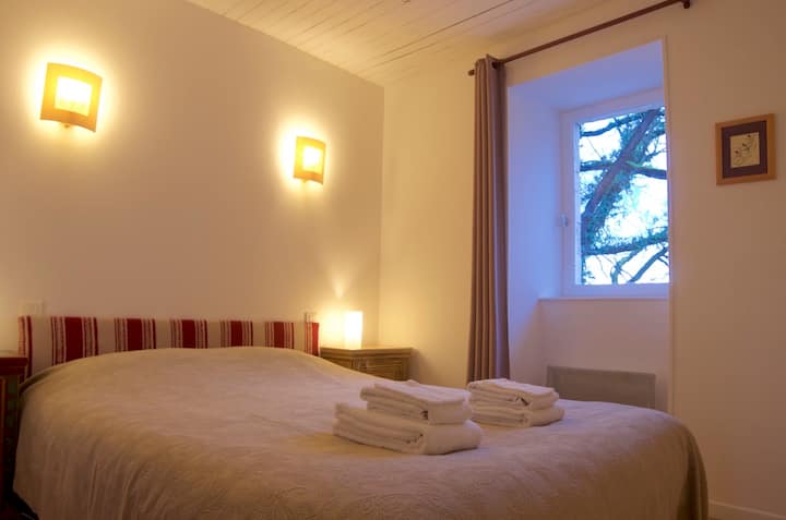 Chumba cha kulala, sakafu ya chini, kitanda 160.