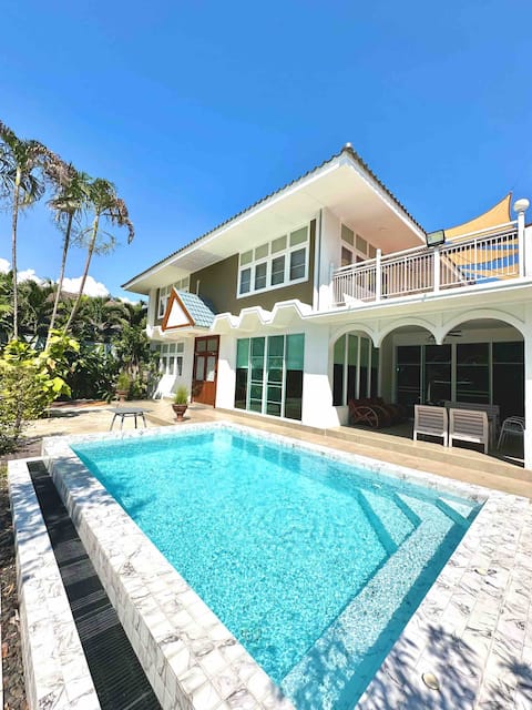 Heritage Private Pool Villa in the Ancient City